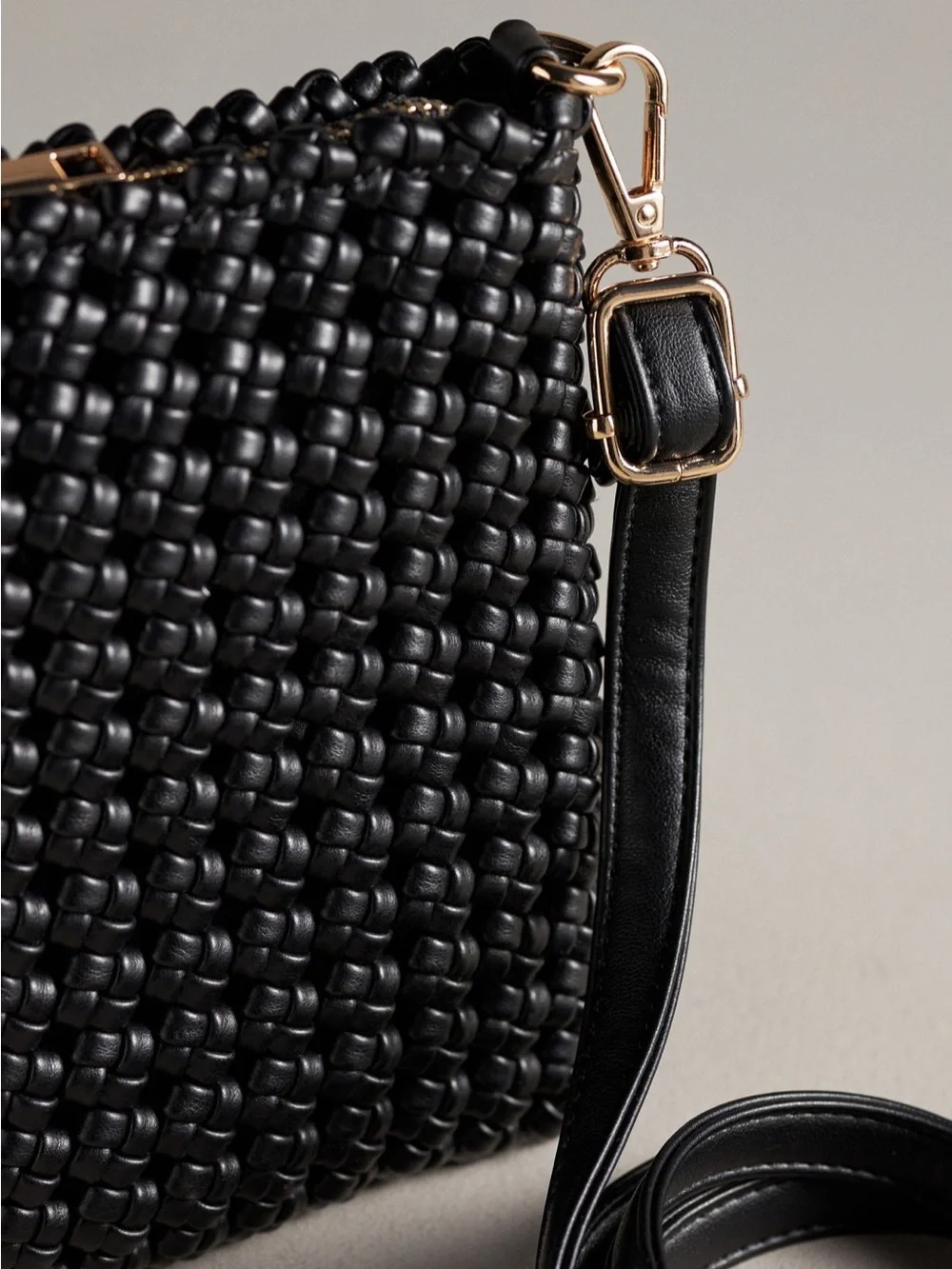 NWT | The Kalani Woven Knot Bag: Cell Phone Edition